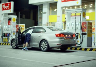 Ce se întâmplă după oprirea livrărilor de petrol din Kazahstan: Rompetrol caută rute alternative, Guvernul spune că nu vor fi probleme cu carburanții