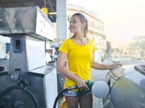 Spania și Italia reduc prețul carburantului după scumpirile provocate de război
