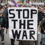 LIVE Răgaz de 5 zile! Trump susține că a negociat cu Iranul și nu va lovi infrastructura energetică. Teheranul îl contrazice. Petrolul, în picaj