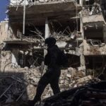 LIVE Comandantul responsabil de blocarea Ormuz a fost eliminat. Trump spune că iranienii îl imploră să facă un acord și a dezvăluit care era cadoul misterios. Rebelii Houthi vor și ei la război