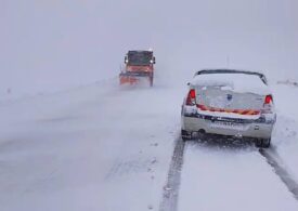 Cod portocaliu de ninsoare și vânt puternic la munte. S-a depus deja un strat de zăpadă de peste 35 de centimetri în mai multe zone (Foto & Video)