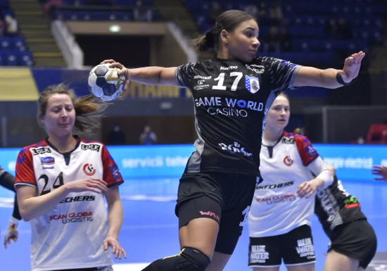 CSM București face un meci mare la Esbjerg, dar calificarea în Final Four se decide la retur