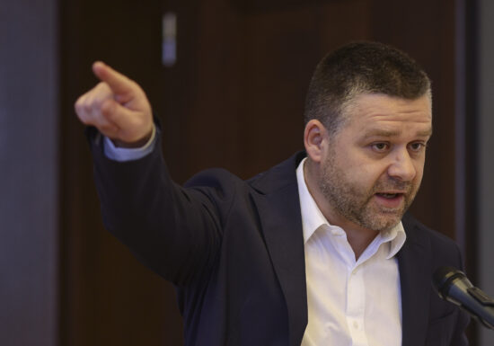 Ciucu spune că știe cine formează „sistemul”, dar nu dă niciun nume. De ce? Din motive „absolut evidente”