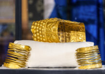 The Golden Helmet of Coțofenești returns to Romania, set for limited exhibition at the National History Museum