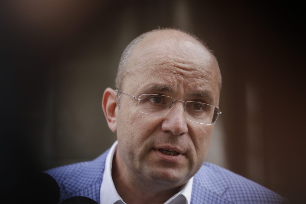 CNA a retras și licența postului de radio Gold FM, controlat de Cozmin Gușă