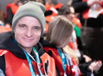 Gabriel Ciobotaru, omul care a făcut din propria poveste o șansă pentru alții: Când am pășit cu pancarta României, m-am gândit la tot drumul meu