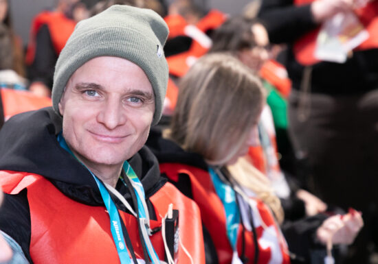 Gabriel Ciobotaru, omul care a făcut din propria poveste o șansă pentru alții: Când am pășit cu pancarta României, m-am gândit la tot drumul meu