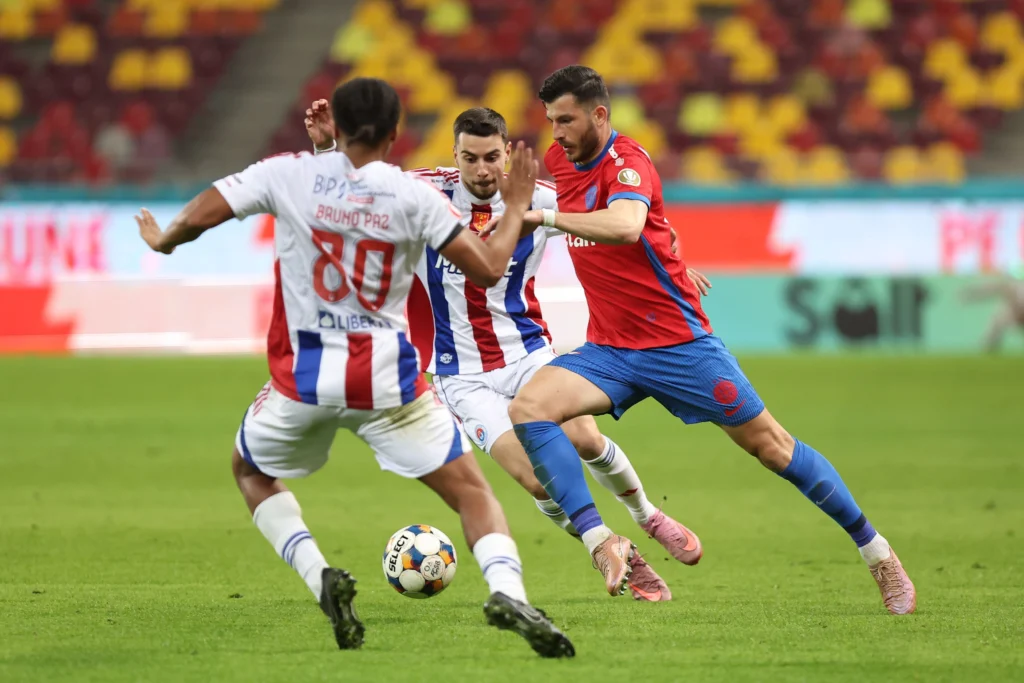 Replica dată de Mirel Rădoi conducerii FCSB după ce i s-a interzis să mai folosească un jucător de top