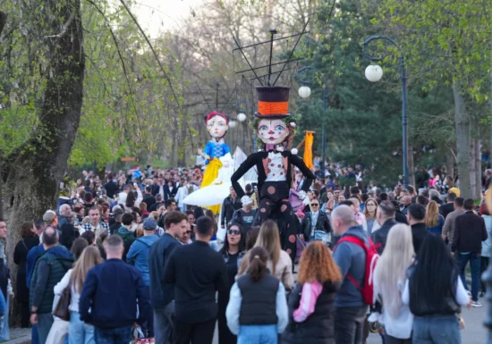 Câți bani publici „sparg” primarii pe iepuri gigant și concursuri de ciocnit ouă