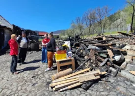 Salvați Copiii România anunță acțiuni de intervenție umanitară la Soveja, unde mai multe familii și-au pierdut casele în incendiu