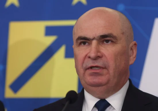 Bolojan începe negocieri pentru un guvern minoritar. Fără PSD. Ciucu zice că PNL ar putea, totuși, negocia cu PSD