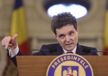 Nicușor Dan atacă la CCR legea care ar permite cheltuieli nelimitate în companiile de stat
