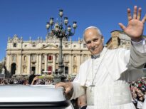 Papa Leon e american, dar nu va merge acasă cât timp Trump e președinte. Tensiuni fără precedent cu Washingtonul