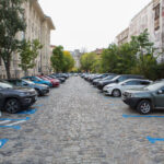 Mașinile electrice parchează gratis în București, pînă în 2028. Hibridele și jurnaliștii, nu