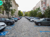 Mașinile electrice parchează gratis în București, până în 2028. Hibridele și jurnaliștii, nu