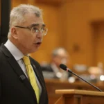 Peiu a citit moțiunea de cenzură în Parlament. PSD și-a retras din Guvern prefecții și secretarii de stat