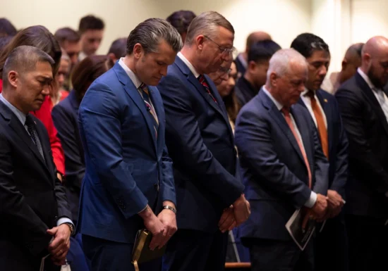 Războiul deloc sfânt purtat de șeful Pentagonului