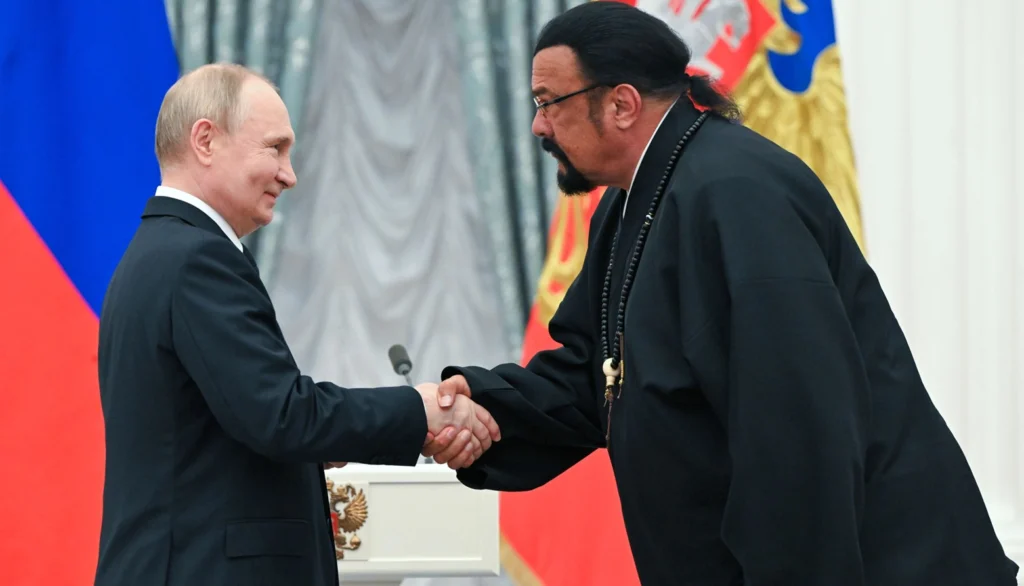 Ucraina a anihilat o rețea de contrabandiști de arme. Steven Seagal, printre beneficiari