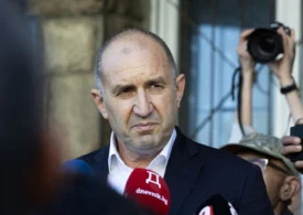 Pro-rusul Rumen Radev a câștigat clar alegerile din Bulgaria și deja trimite „săgeți” spre UE. Bucurie la Kremlin