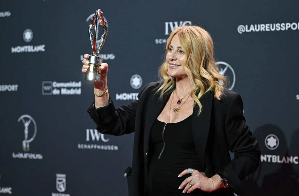 Nadia Comăneci a primit premiul Laureus pentru întreaga carieră: E prima gimnastă din istorie care primește această distincție