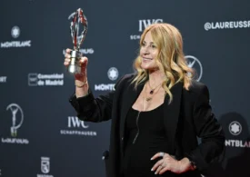 Nadia Comăneci a primit premiul Laureus pentru întreaga carieră: E prima gimnastă din istorie care primește această distincție