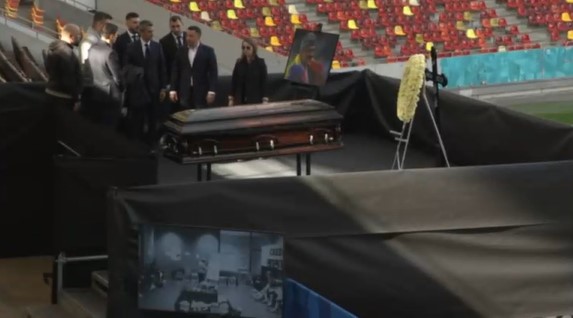 Sicriul lui Mircea Lucescu, adus la Arena Națională: Românii își pot lua rămas bun