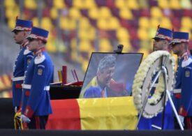 Sicriul lui Mircea Lucescu, adus la Arena Națională: Mii de români își iau rămas bun. Personalitățile au venit la stadion, inclusiv Gică Hagi și Simona Halep