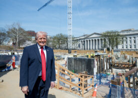 Sala de bal a lui Trump aprobată de o comisie de urbanism, dar blocată de un judecător