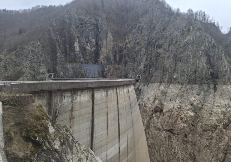 Hidroelectrica a început să umple lacul Vidraru. Când va reporni hidrocentrala