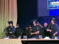 Atac armat la dineul de la Casa Albă, Trump evacuat de urgență. Suspectul se autointitula „asasin federal prietenos”. Avea și o listă de ținte: oficiali ai administrației, pe primul loc (Video)