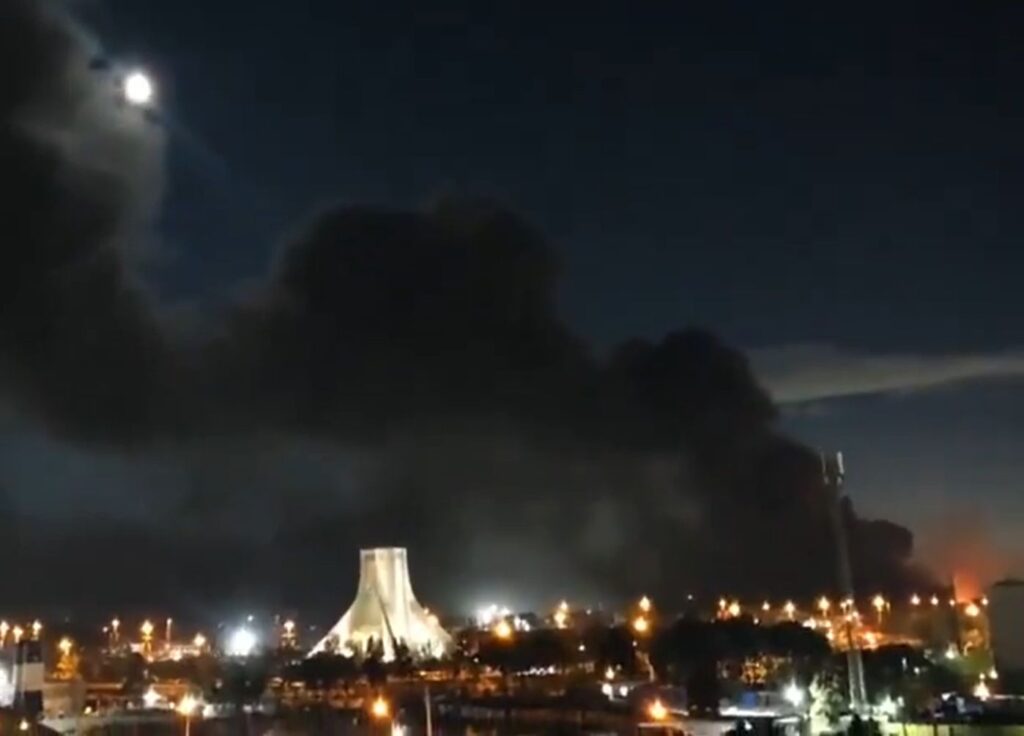 LIVE Noapte sângeroasă în Orientul Mijlociu: 13 morți la Teheran, bloc lovit în Haifa, civili uciși lângă Beirut. Discuții pentru un armistițiu de 45 de zile
