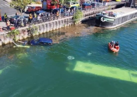 Accident spectaculos lângă Paris: Un autobuz s-a ciocnit cu o mașină și a căzut în Sena (Foto & Video)