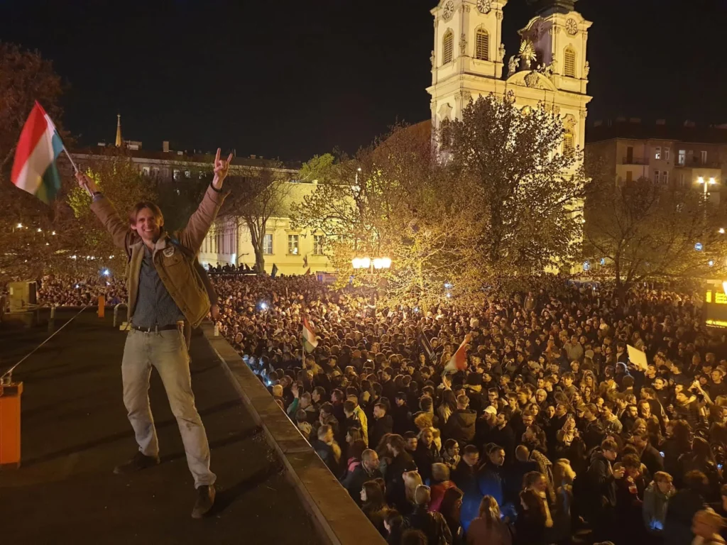 Budapesta s-a transformat într-o arenă de petrecere după alegerile istorice care au pus capăt erei Orban (Video)