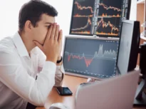 Bloomberg: Tensiunile politice pun în pericol finanțarea României și ratingul de țară