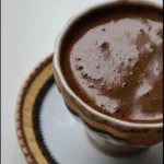 Funcționează cafeaua și fără cofeină? Da, până la un punct. Dar fiecare ajută cu altceva!