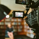 Raport dur despre starea presei din România – ce spune despre G4media, Realitatea Plus și opacitatea Guvernului Bolojan