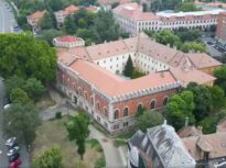 Probleme în PNRR: proiecte culturale majore, de la Castelul Huniade la Galeria Istorică a Transilvaniei, blocate sau în risc de întârziere