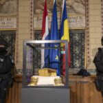 Coiful de la Coțofenești și două brățări dacice, furate de la Muzeul din Drents, au fost recuperate și predate României. Statul va da înapoi despăgubirile de milioane de euro. Cum arată tezaurul (Video)