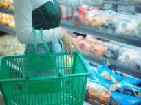 Alimentele s-au scumpit deja cu 10%, iar consumul a scăzut cu până la 4%. După Paște, prețurile ar putea crește din nou