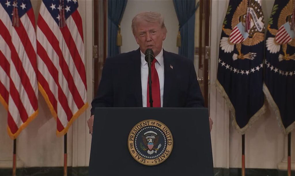 Trump își apără războiul cu Iranul, dar evită întrebarea cheie: cum se va încheia conflictul?