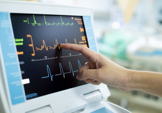 Ecografia cardiacă vs. EKG: care este diferența și când ai nevoie de fiecare?