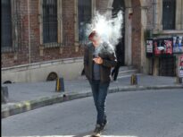 Cum îți schimbă tutunul și canabisul creierul