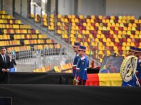 Mircea Lucescu, omagiat: Premierul Bolojan sau ambasadorul Ucrainei, printre cei care și-au luat rămas bun, la Arena Națională