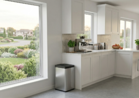 Coșul de gunoi care se deschide singur câștigă teren în casele românilor. Doctor Home lansează o gamă cu senzor de mișcare