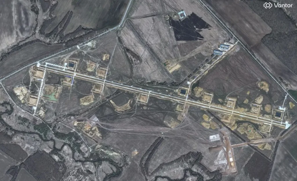 imagini satelit baza drone rusia foto businessinsi