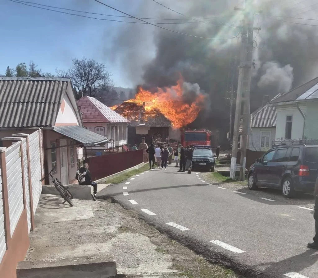 32 de case distruse într-un incendiu devastator la Soveja (Foto & Video) Guvernul promite ajutoare de urgență