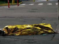 Volodimir Zelenski anunță că șapte persoane au murit în urma atacului de la Kiev / Printre răniți, un băiat de 12 ani / Agresorul, născut în Rusia, a dat foc unui apartament înainte de atacuri – VIDEO