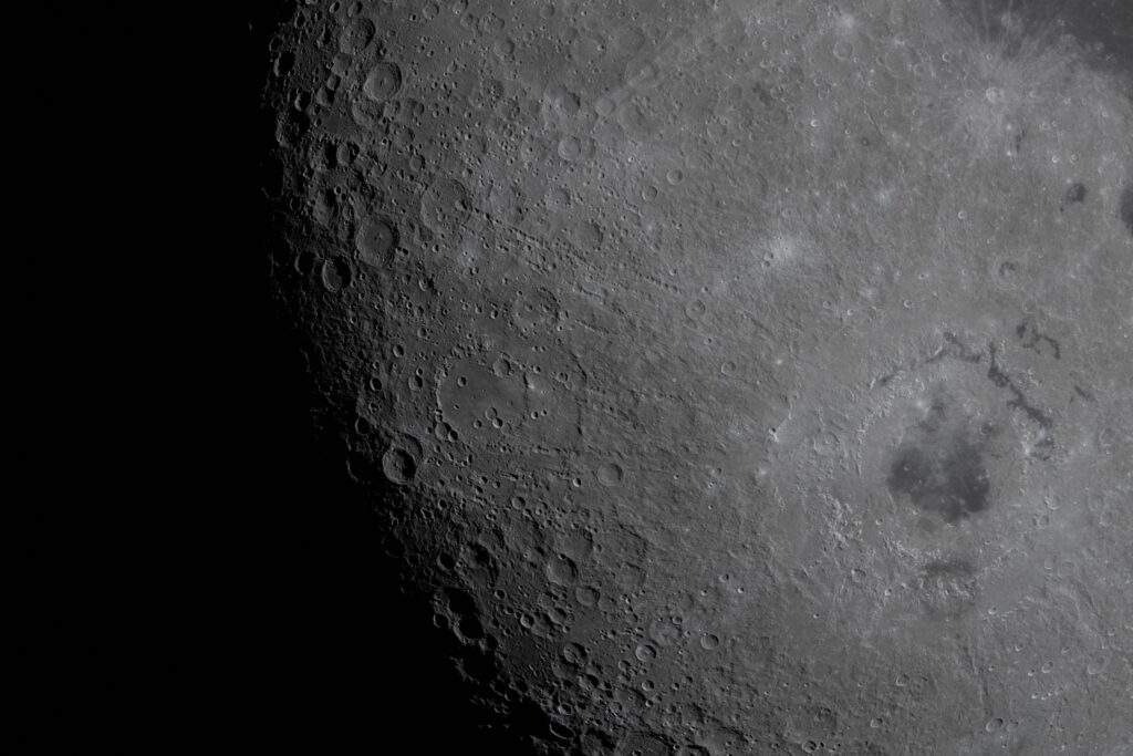 NASA a publicat primele imagini de pe fața nevăzută a Lunii (Foto & Video)