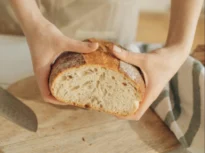 De ce pâinea îngrașă chiar și atunci când nu o mâncăm în exces