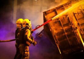 <span style="color:#990000;">Ziua 1499</span> Ucrainenii lovesc o rafinărie la 1.300 km. Rușii trag în blocuri. Trump: Nu trebuia să ne băgăm în Ucraina